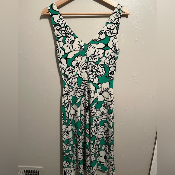 Bisou Bisou Green and White Floral Dress - Picture 10 of 12